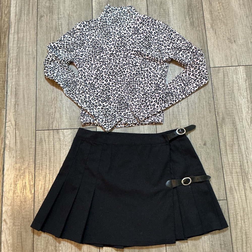 Brandy Melville Mini Skirt‎ and Top Pleated Buckle Detail Indie Sleaze Aesthetic